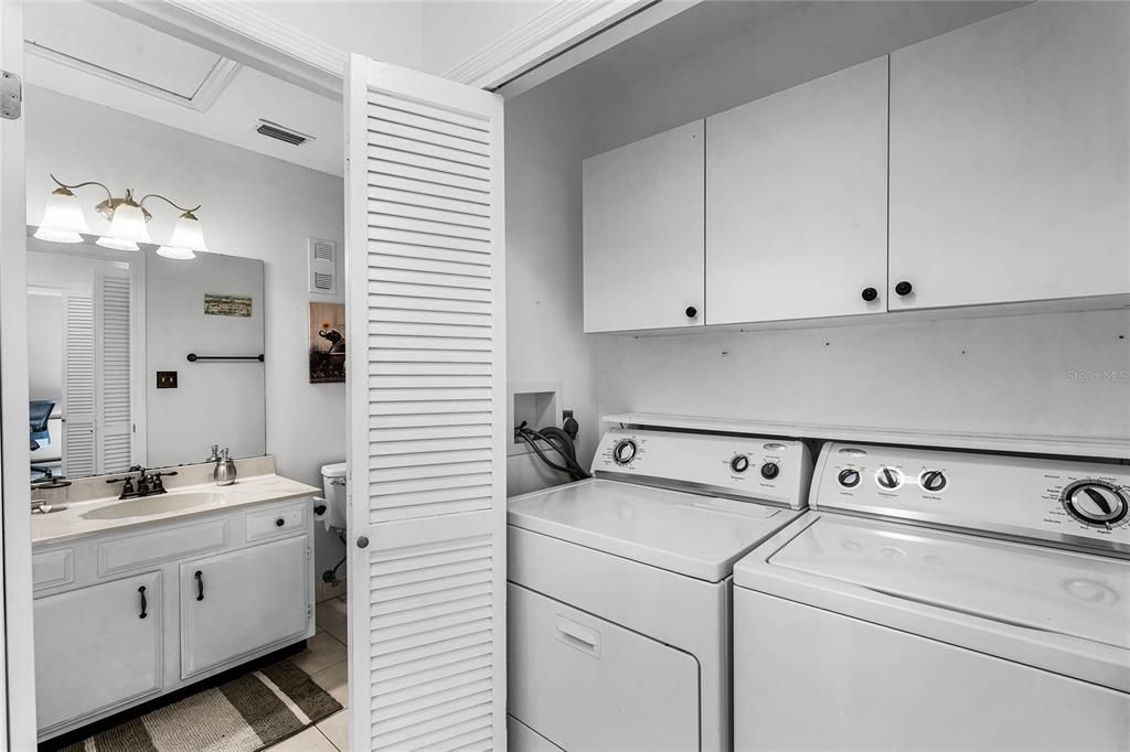 Laundry Room/Guest Bath