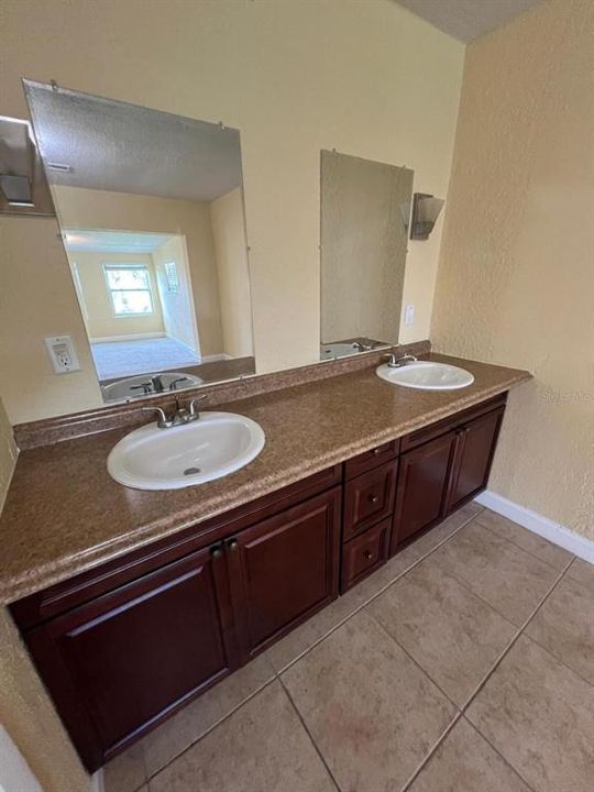 2nd bathroom