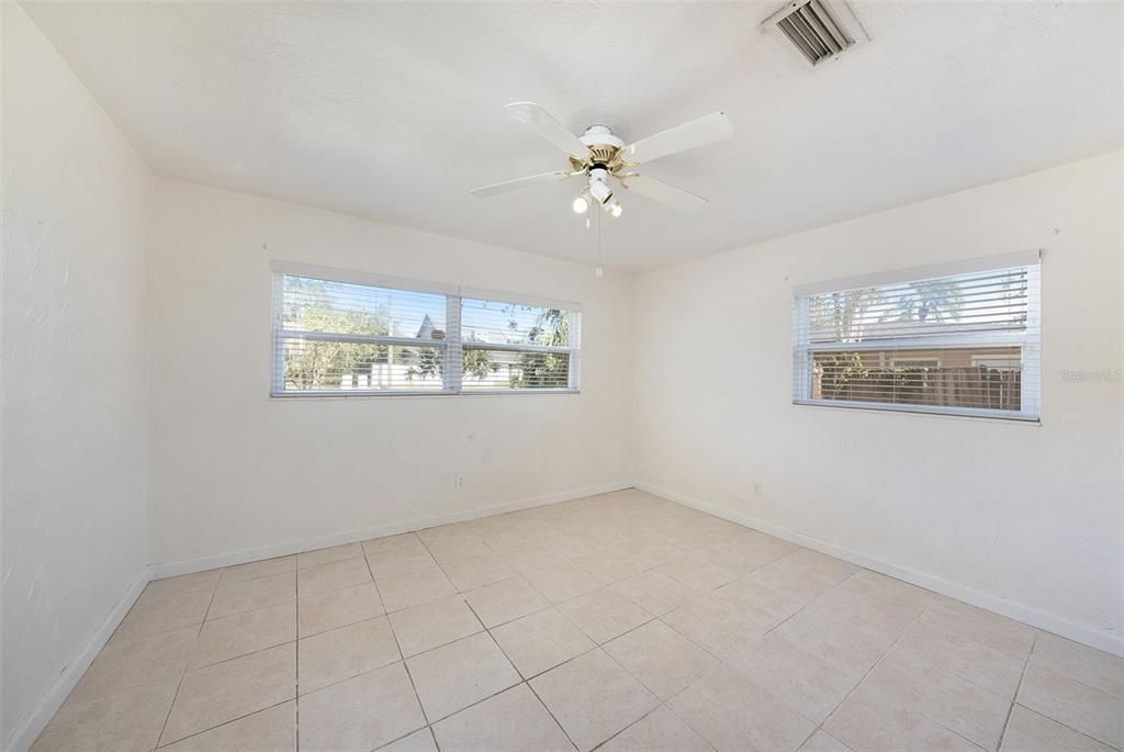 For Sale: $349,900 (3 beds, 1 baths, 1544 Square Feet)