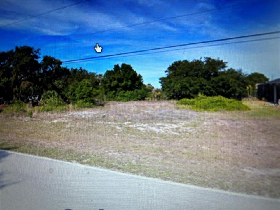 En Venta: $40,000 (0.23 acres)