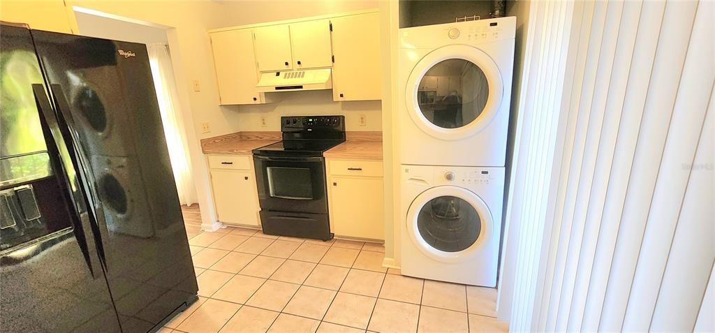 washer and dryer included