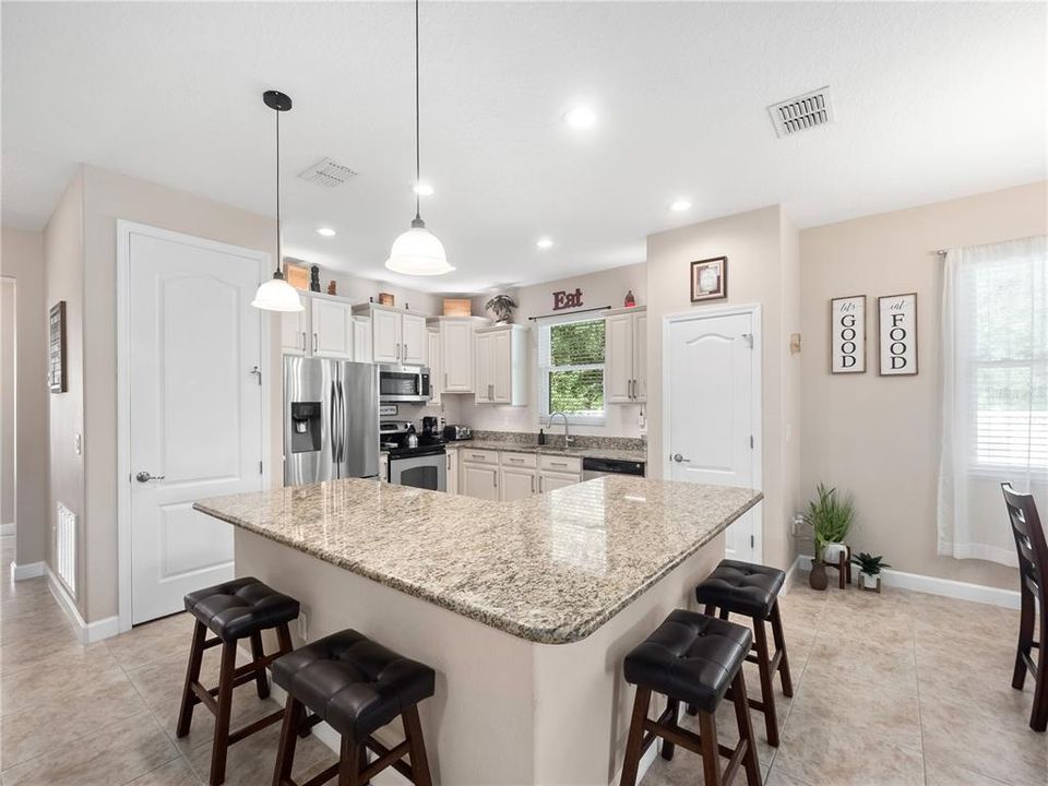 Kitchen with Breakfast Bar