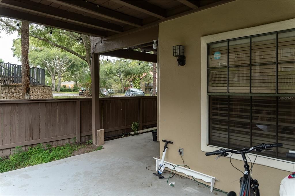 For Sale: $199,000 (2 beds, 2 baths, 1084 Square Feet)