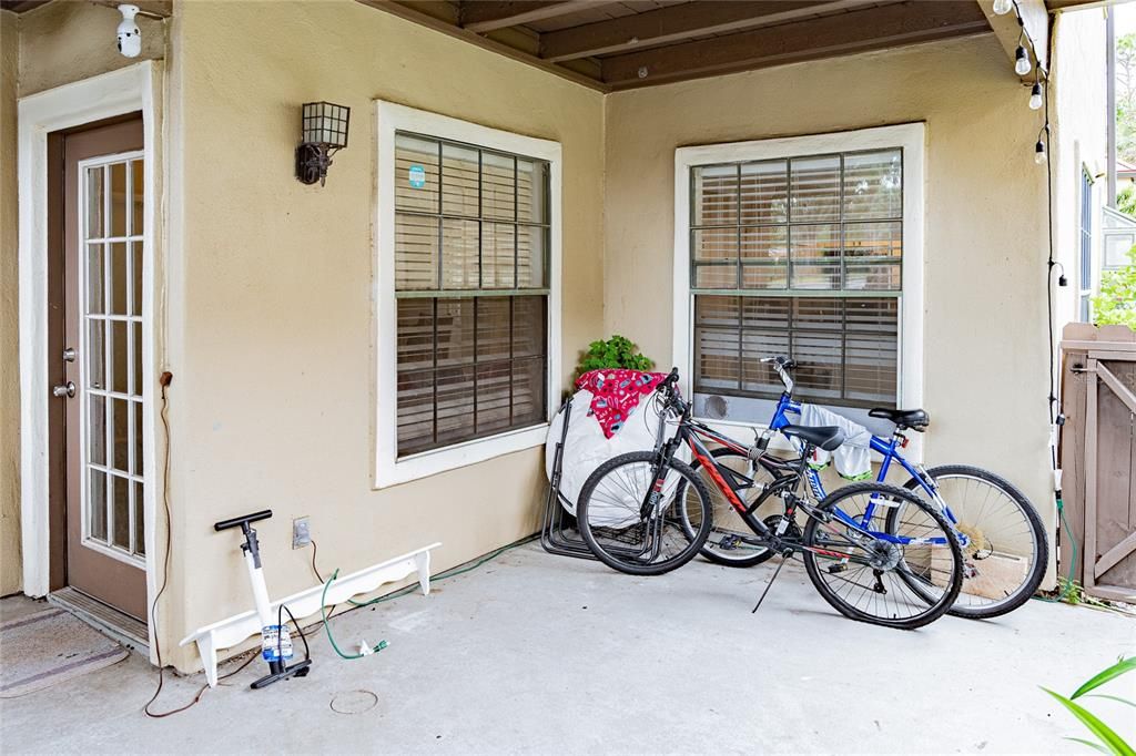 For Sale: $199,000 (2 beds, 2 baths, 1084 Square Feet)