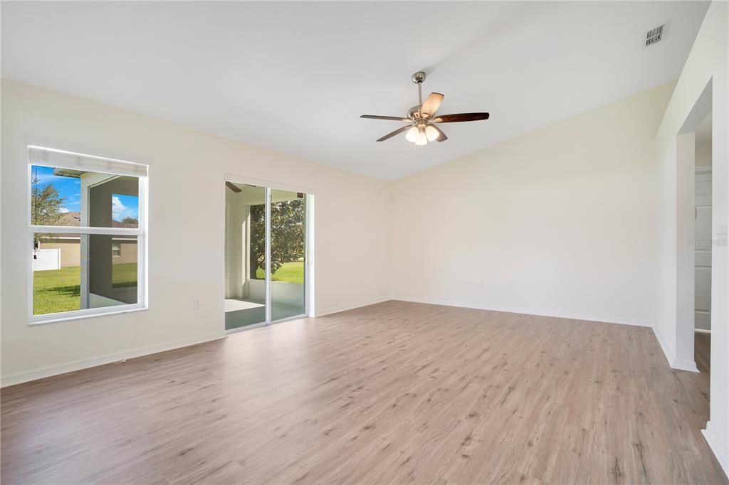 Active With Contract: $285,000 (3 beds, 2 baths, 1222 Square Feet)