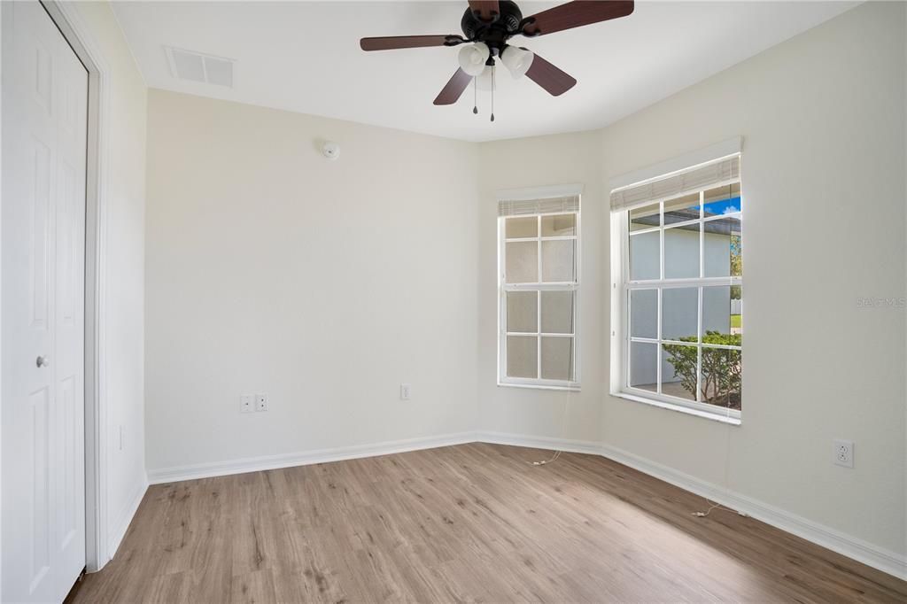 Active With Contract: $285,000 (3 beds, 2 baths, 1222 Square Feet)