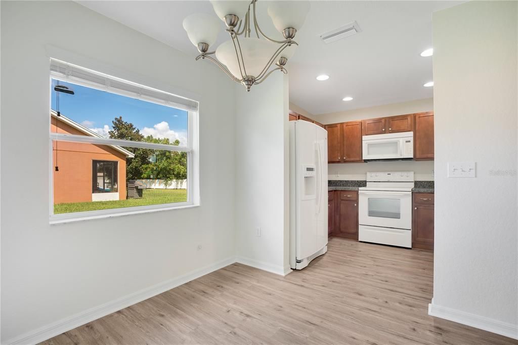 Active With Contract: $285,000 (3 beds, 2 baths, 1222 Square Feet)