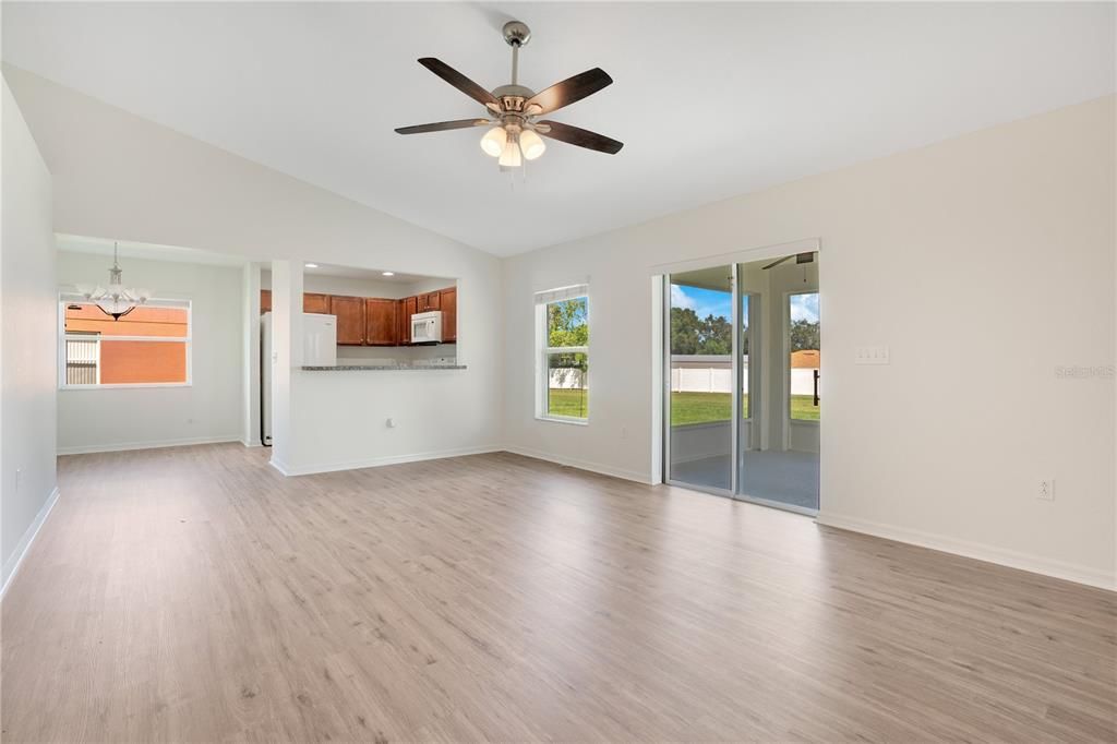 Active With Contract: $285,000 (3 beds, 2 baths, 1222 Square Feet)