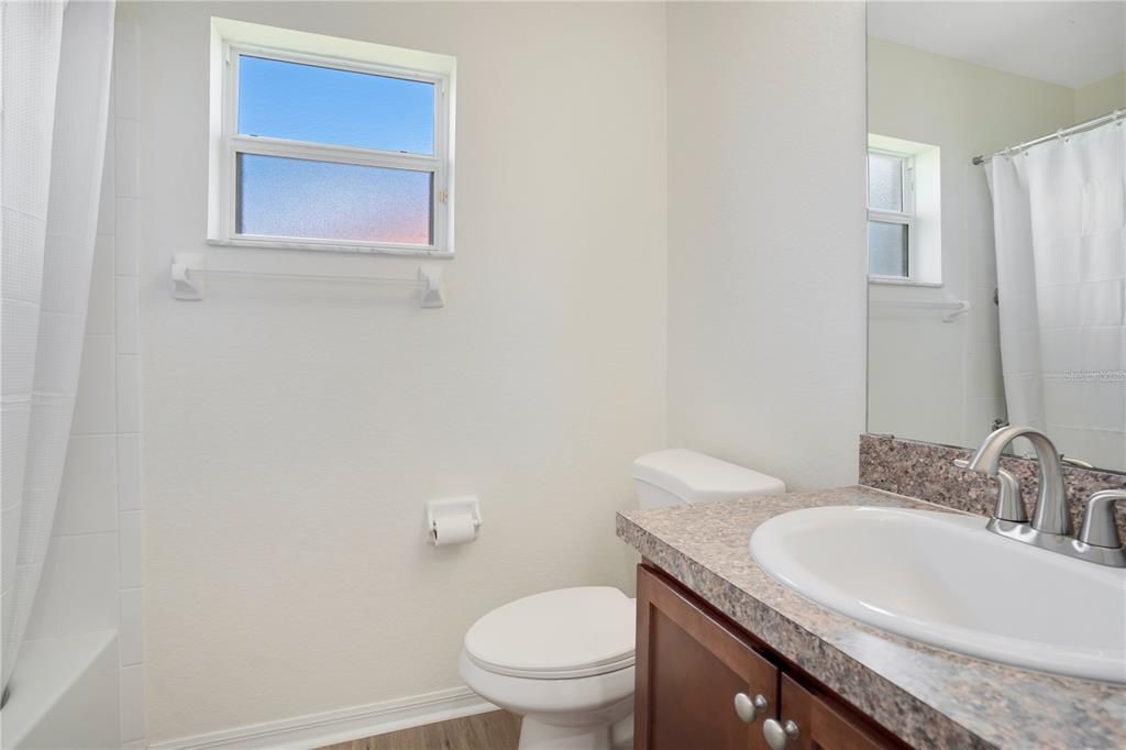 Active With Contract: $285,000 (3 beds, 2 baths, 1222 Square Feet)