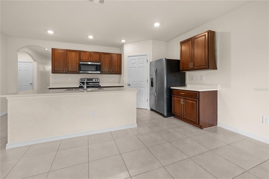 For Sale: $374,888 (4 beds, 2 baths, 1893 Square Feet)