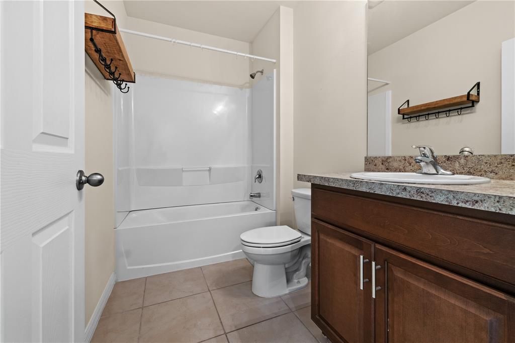 For Sale: $374,888 (4 beds, 2 baths, 1893 Square Feet)