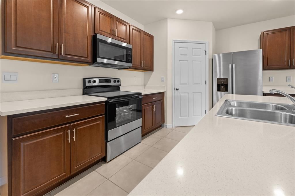 For Sale: $374,888 (4 beds, 2 baths, 1893 Square Feet)