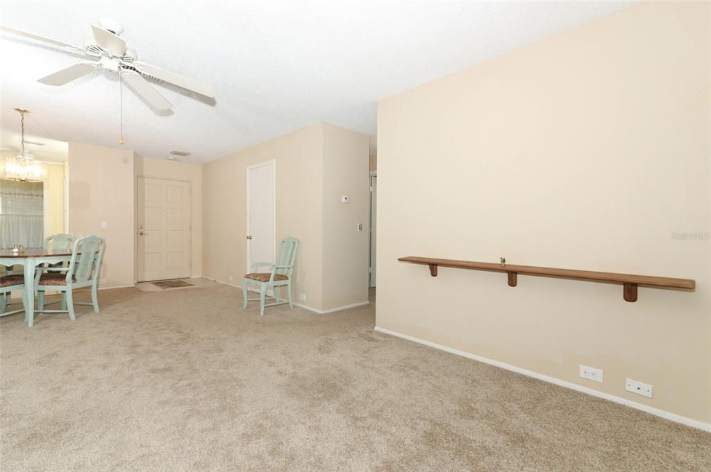 For Sale: $187,500 (2 beds, 1 baths, 1097 Square Feet)