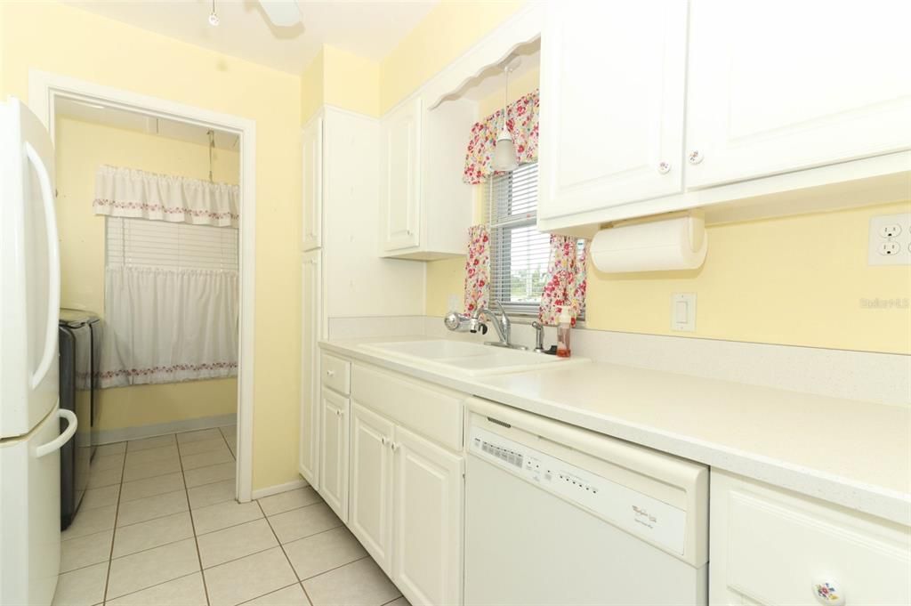 For Sale: $187,500 (2 beds, 1 baths, 1097 Square Feet)