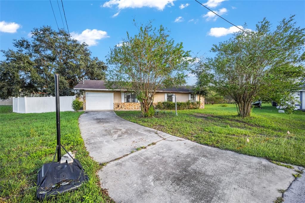 For Sale: $250,000 (3 beds, 2 baths, 1056 Square Feet)