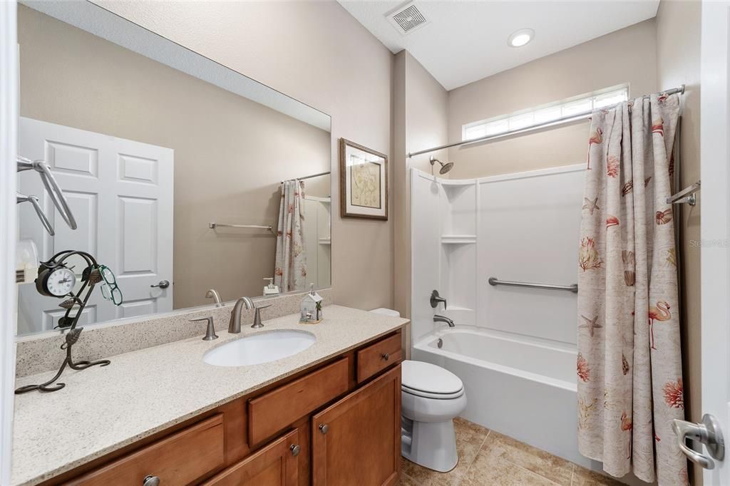 Active With Contract: $2,400 (2 beds, 2 baths, 1940 Square Feet)