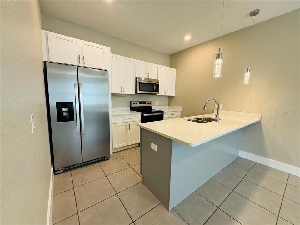 For Rent: $1,599 (3 beds, 2 baths, 1287 Square Feet)