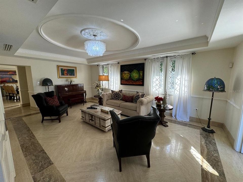 En Venta: $1,995,000 (7 camas, 6 baños, 7246 Pies cuadrados)