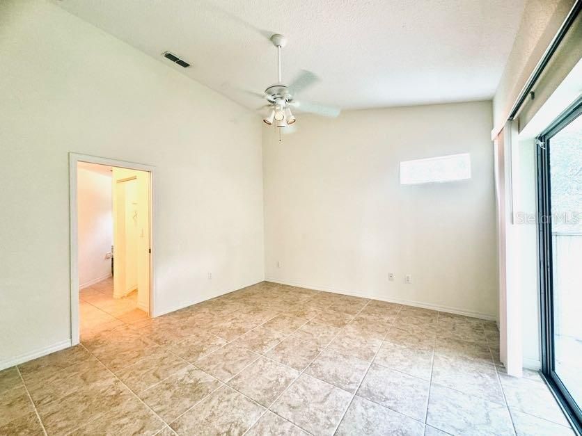 For Rent: $1,800 (3 beds, 2 baths, 1291 Square Feet)