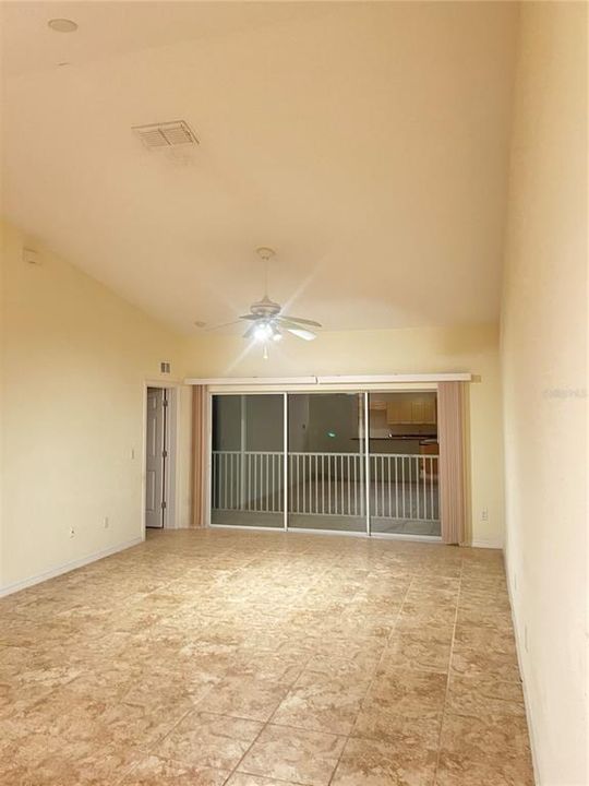 For Rent: $1,800 (3 beds, 2 baths, 1291 Square Feet)