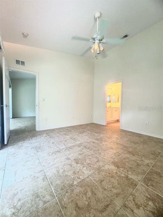 For Rent: $1,800 (3 beds, 2 baths, 1291 Square Feet)