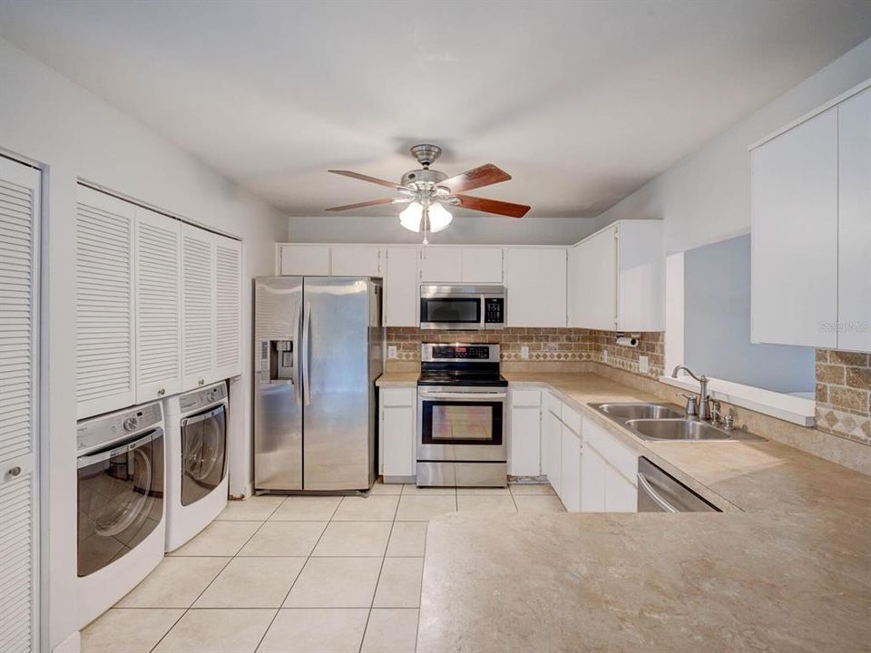 For Sale: $335,000 (3 beds, 2 baths, 1485 Square Feet)