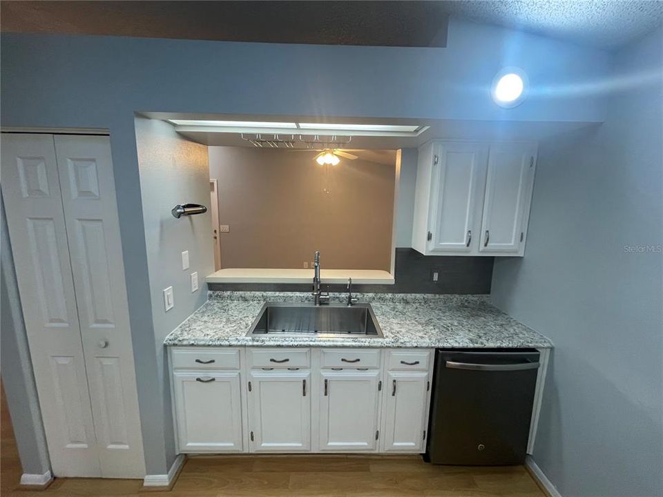 For Rent: $1,895 (2 beds, 2 baths, 1040 Square Feet)