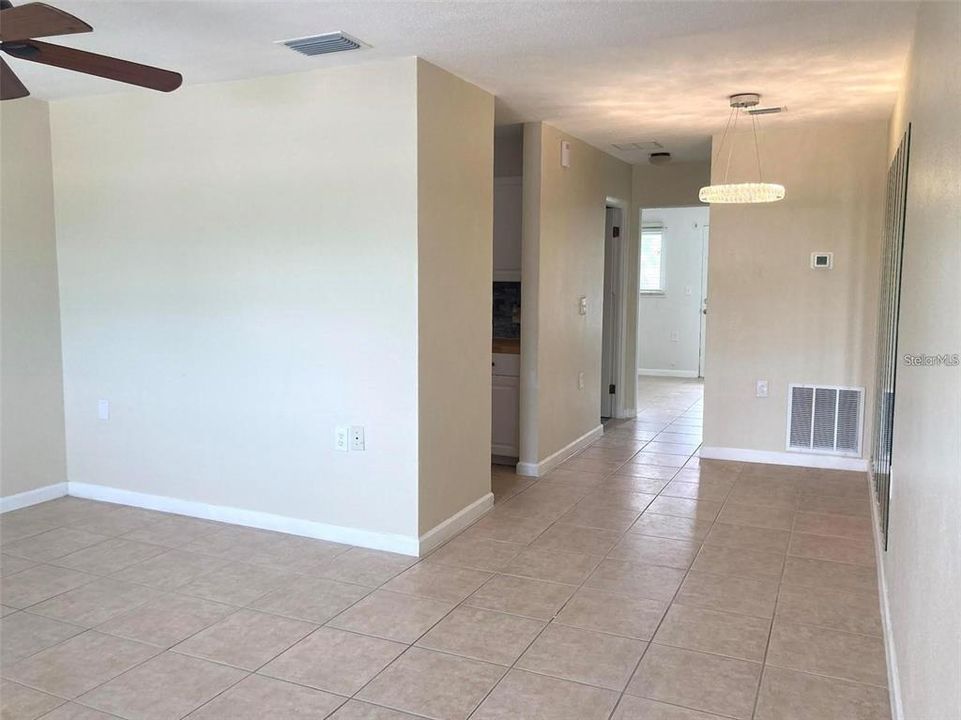 For Sale: $109,500 (1 beds, 1 baths, 608 Square Feet)