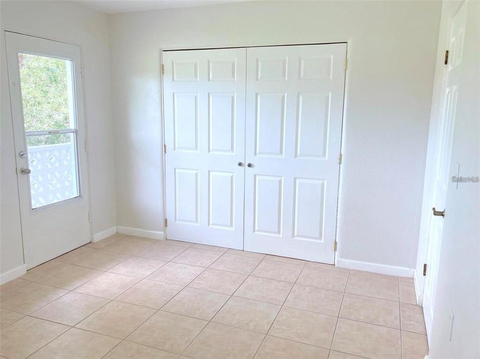 For Sale: $109,500 (1 beds, 1 baths, 608 Square Feet)