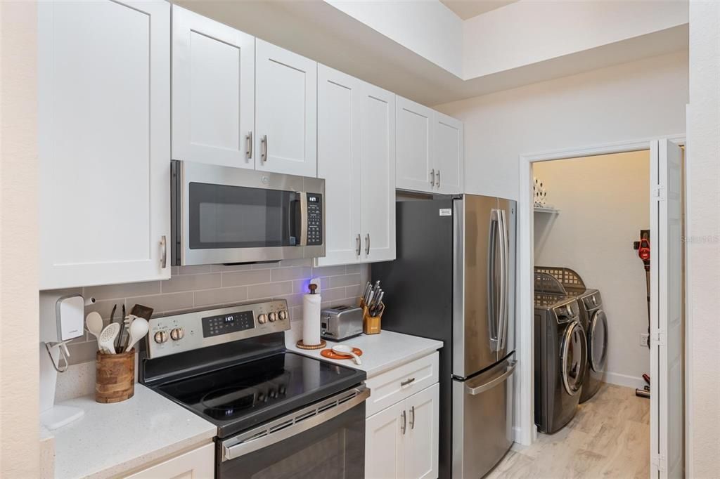 For Sale: $325,000 (2 beds, 2 baths, 1164 Square Feet)