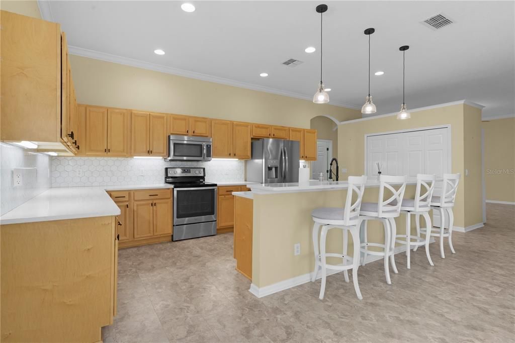 Kitchen with Breakfast Bar