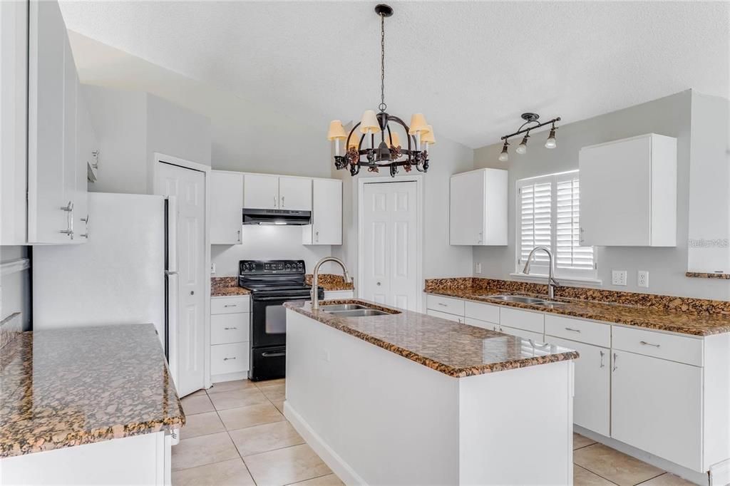 For Sale: $374,990 (4 beds, 2 baths, 2088 Square Feet)