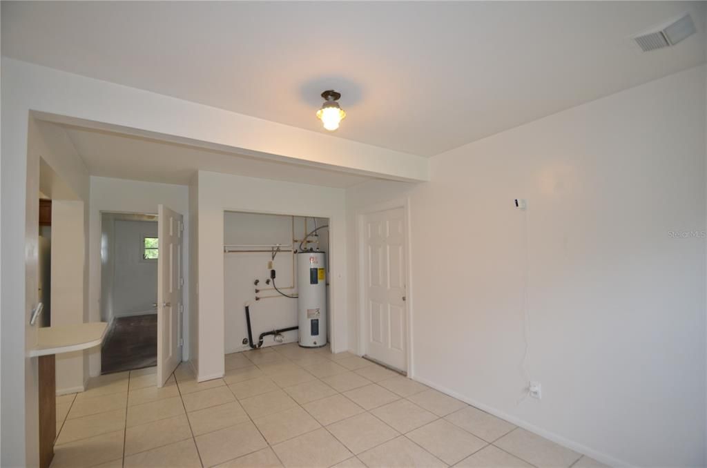 For Sale: $275,000 (4 beds, 2 baths, 1945 Square Feet)