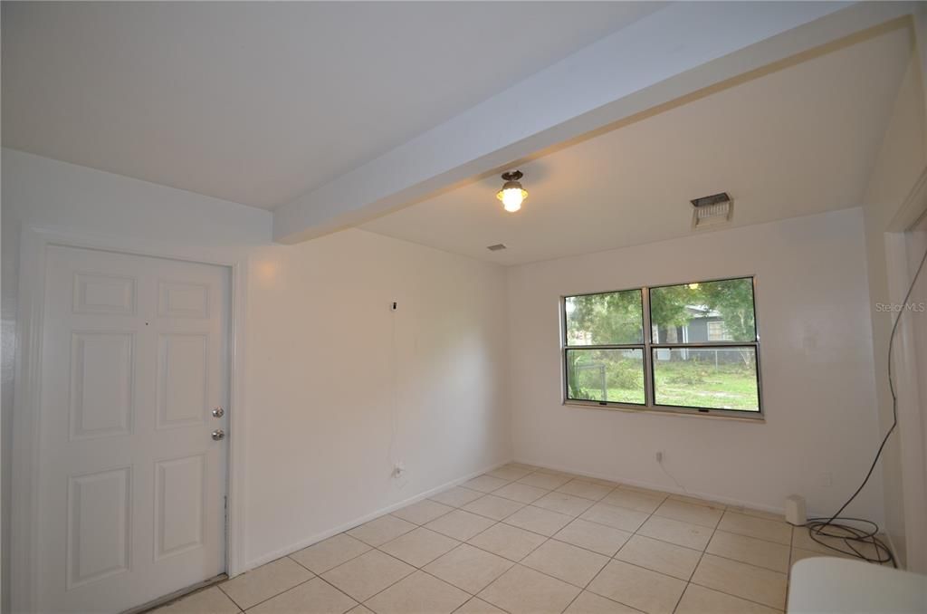 For Sale: $275,000 (4 beds, 2 baths, 1945 Square Feet)