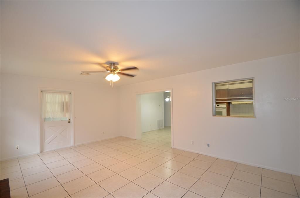 For Sale: $275,000 (4 beds, 2 baths, 1945 Square Feet)