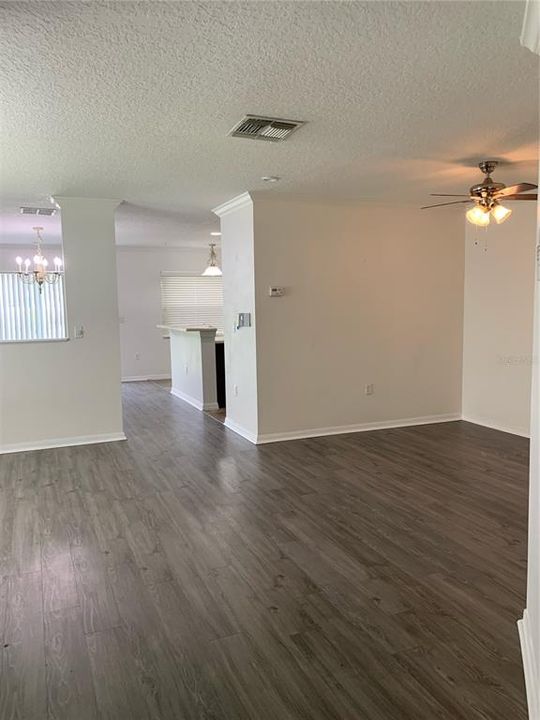 For Rent: $2,175 (3 beds, 2 baths, 1886 Square Feet)