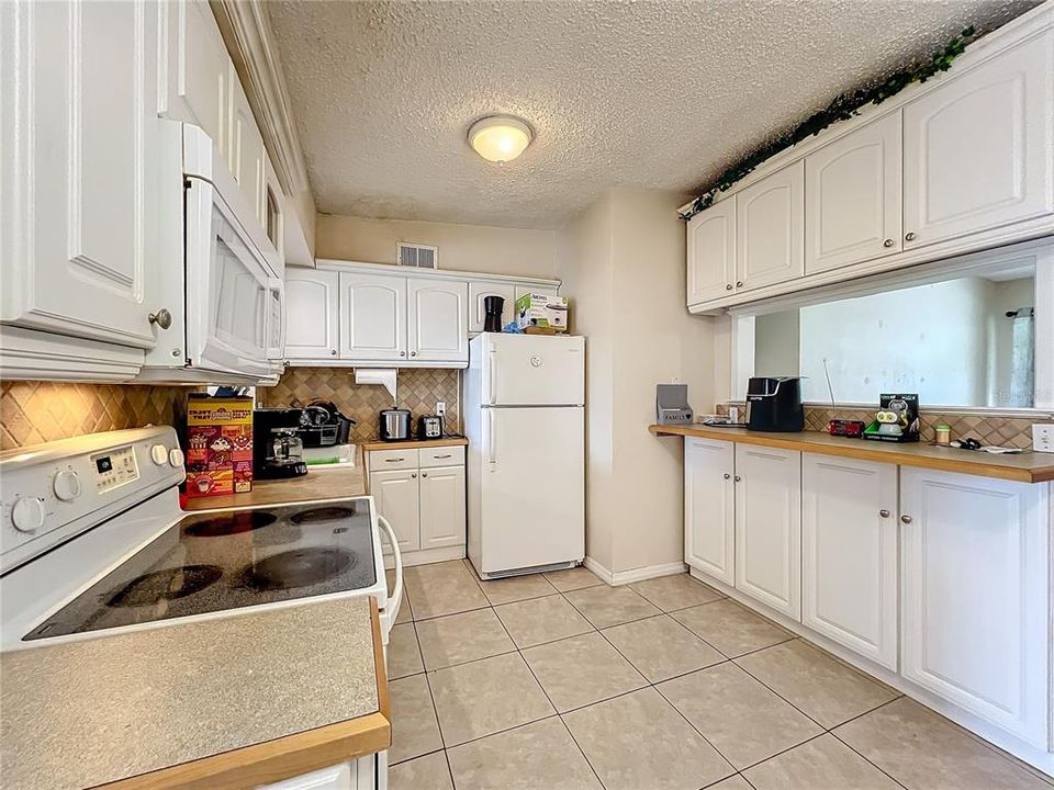 For Sale: $289,900 (3 beds, 1 baths, 1320 Square Feet)