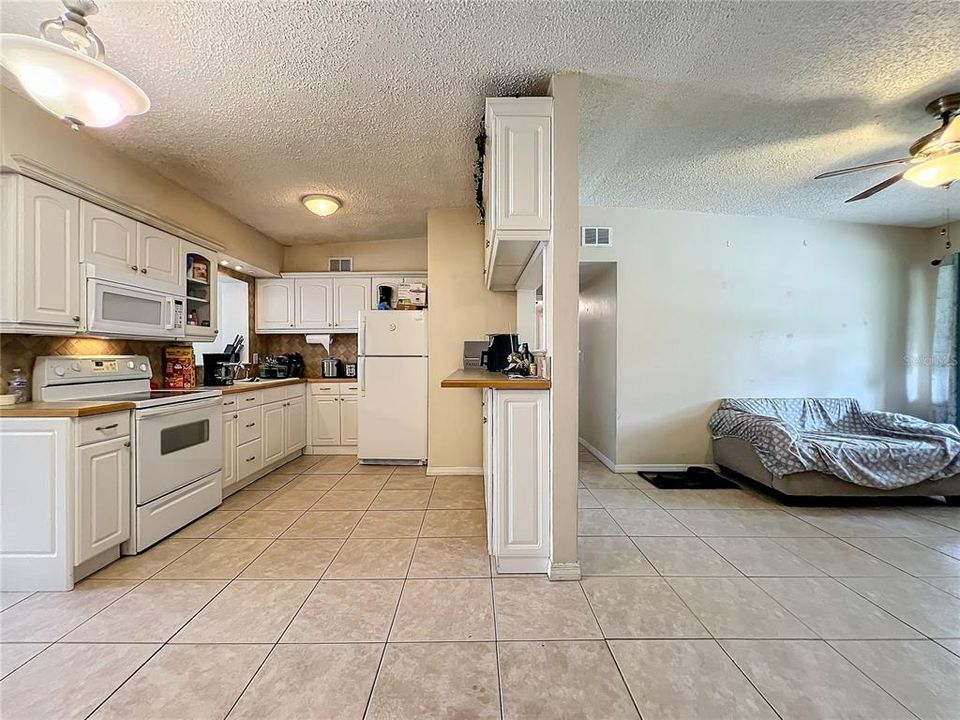 For Sale: $289,900 (3 beds, 1 baths, 1320 Square Feet)