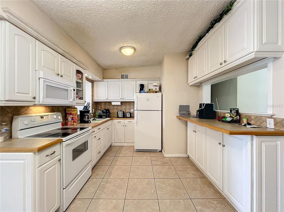 For Sale: $289,900 (3 beds, 1 baths, 1320 Square Feet)