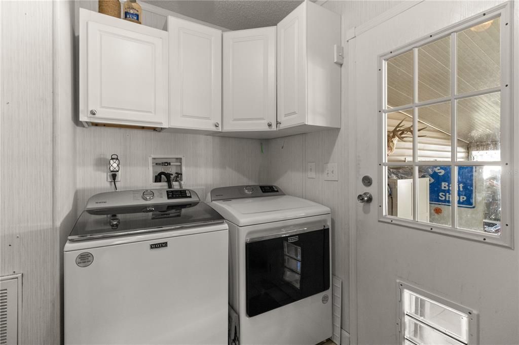 For Sale: $274,900 (3 beds, 2 baths, 1404 Square Feet)