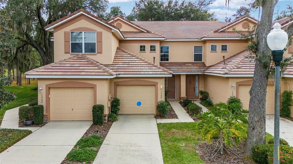 Private Driveway & Front Entrance