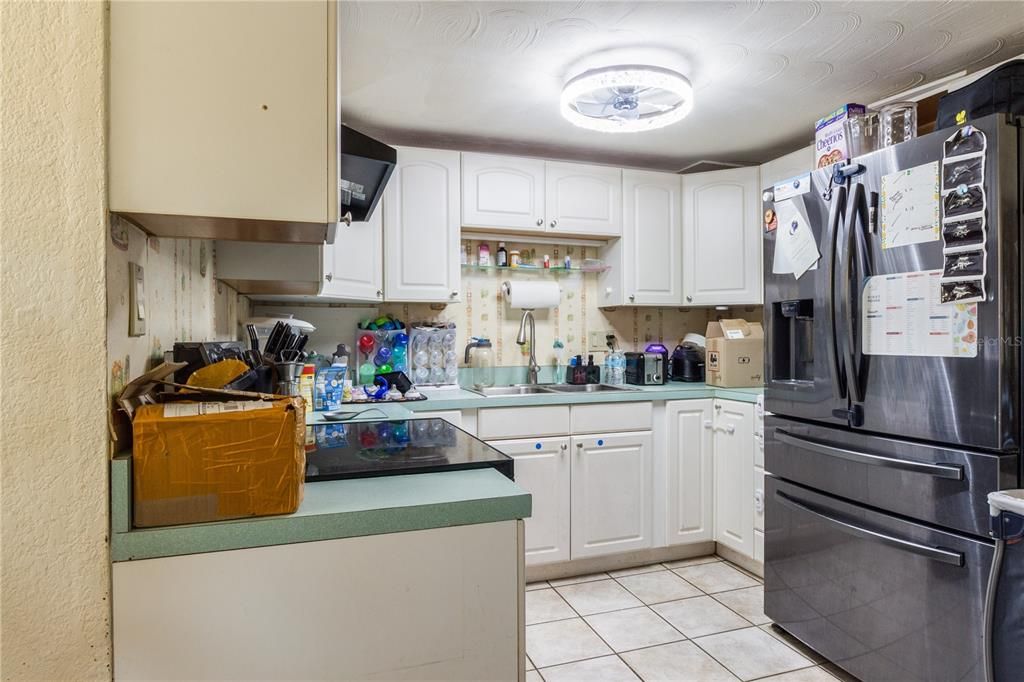 For Sale: $359,900 (3 beds, 2 baths, 1060 Square Feet)