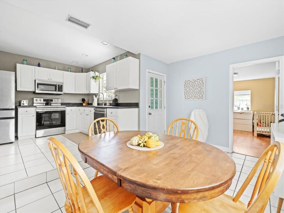 For Sale: $375,000 (3 beds, 1 baths, 1114 Square Feet)