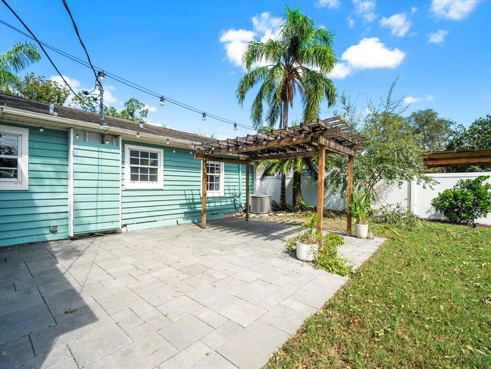 For Sale: $375,000 (3 beds, 1 baths, 1114 Square Feet)