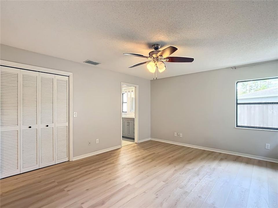 For Sale: $240,000 (2 beds, 2 baths, 1292 Square Feet)