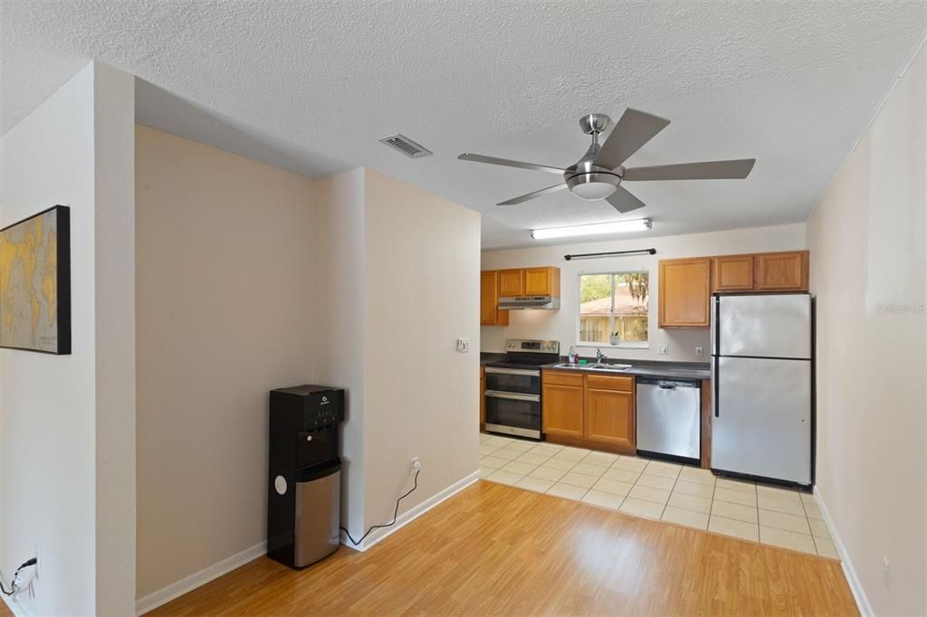 For Sale: $159,000 (2 beds, 2 baths, 900 Square Feet)