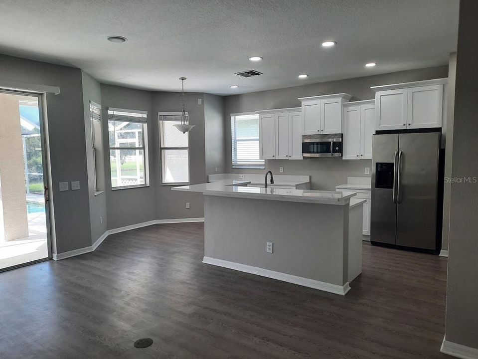 Kitchen & Family Room Combo