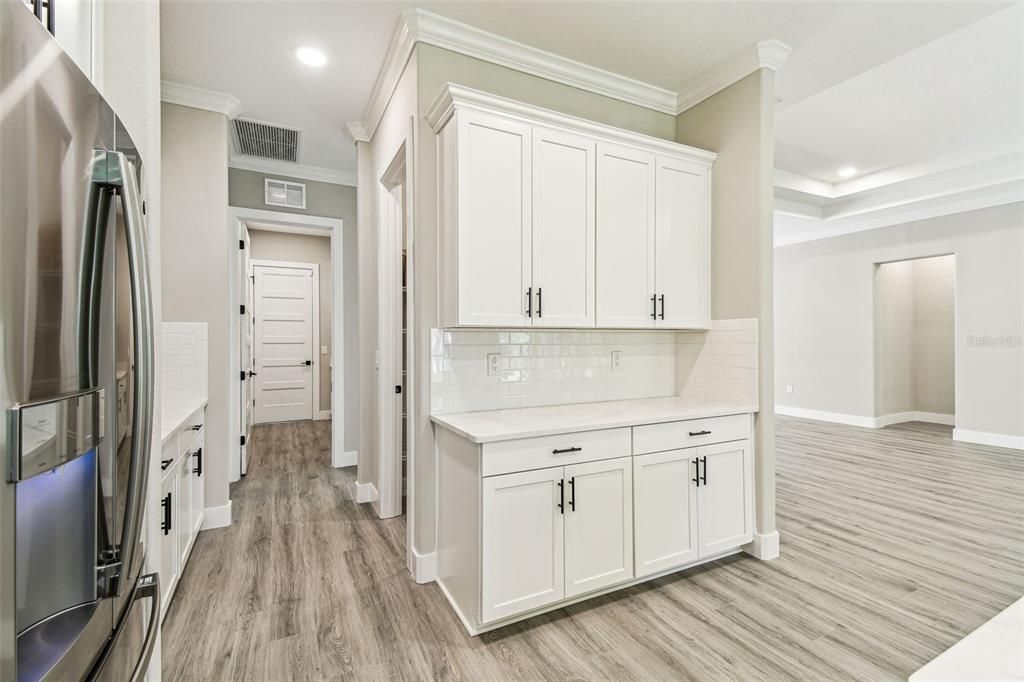 Active With Contract: $699,990 (3 beds, 3 baths, 2588 Square Feet)