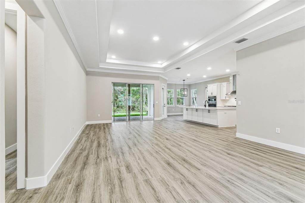 Active With Contract: $699,990 (3 beds, 3 baths, 2588 Square Feet)