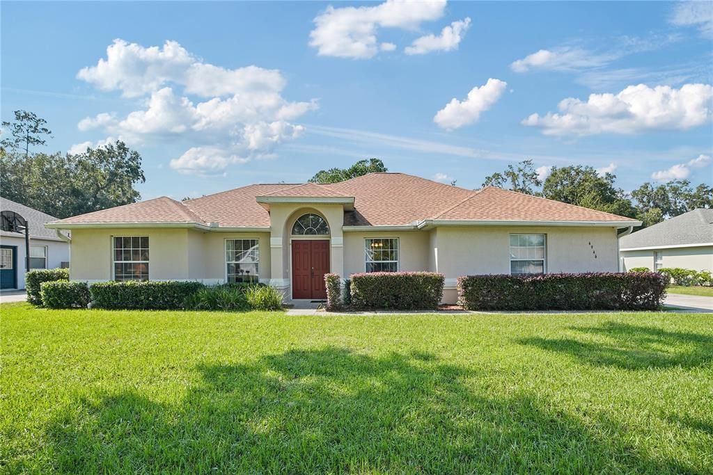 For Sale: $319,900 (3 beds, 2 baths, 1934 Square Feet)